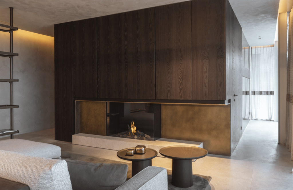 Avenue, lareira a gás fechada da Metalfire com design moderno.