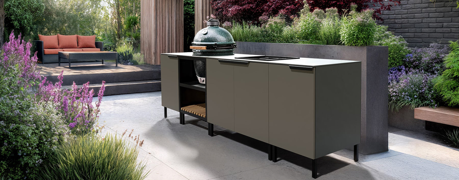 Cozinha de exterior modular Q-Boo em aço e Dekton num projeto outdoor.