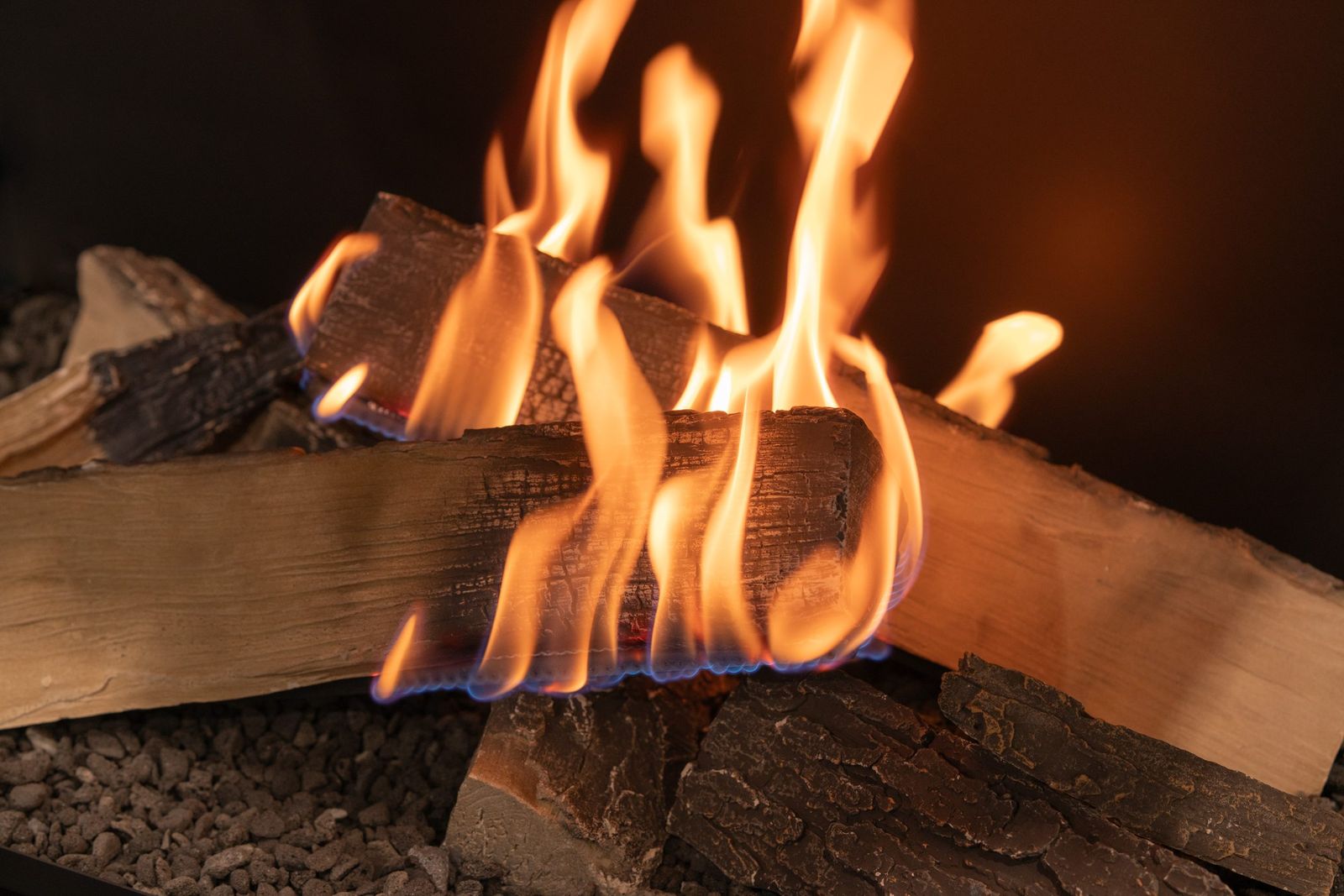 FLA4 FLOGS flames around ceramic logs