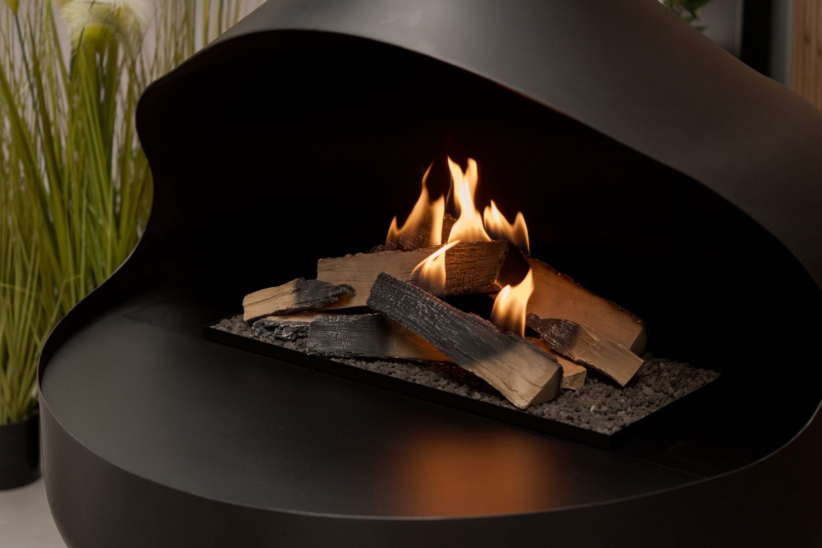Close-up of the ONI FLOGS logs and flames